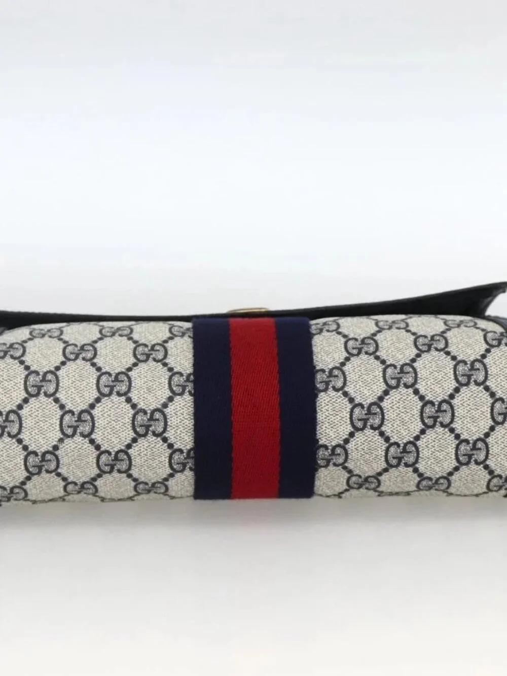 Gucci brand	gucci color	navy